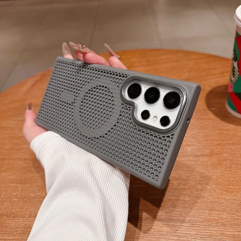 غطاء شحن لاسلكي مغناطيسي مع شب - مراجعة Heatsink وسعره