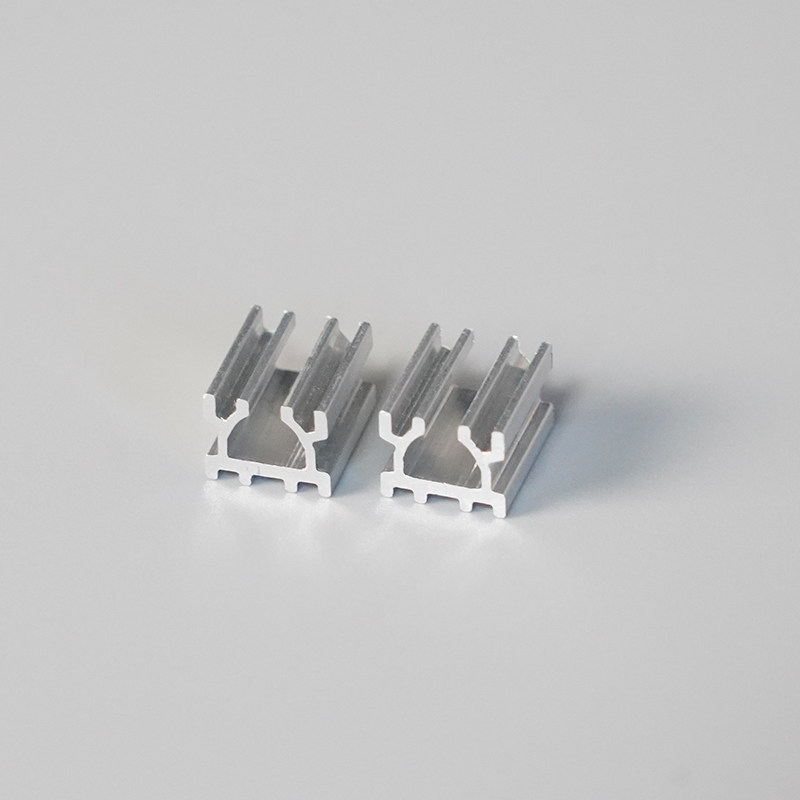 مشتت حراري كامل مصنوع من الألو - مراجعة Heatsink وسعره