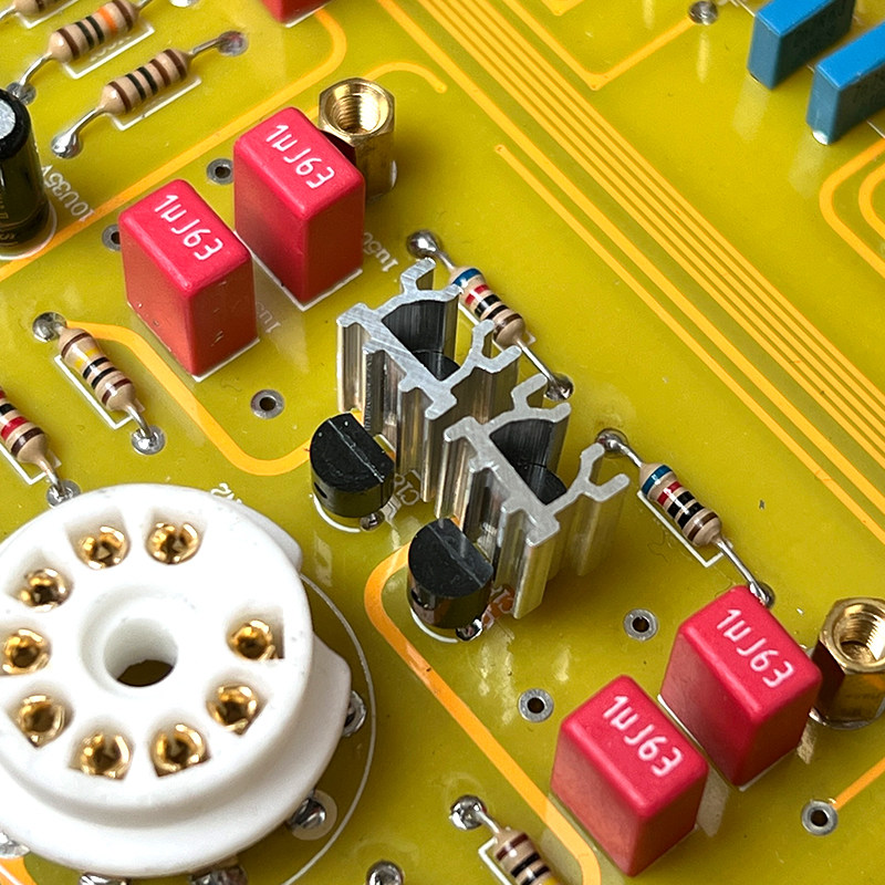 مشتت حراري كامل مصنوع من الألو - مراجعة Heatsink وسعره